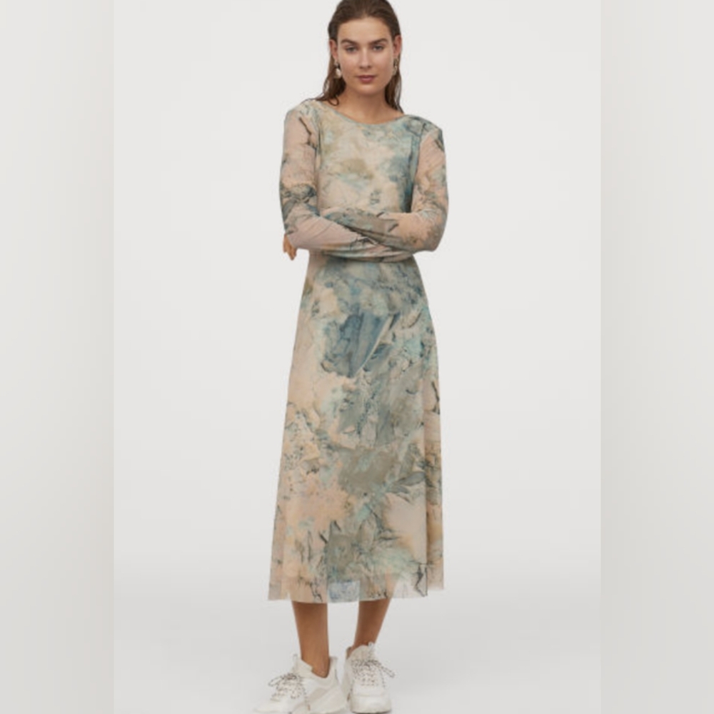A mesh H&M dress with an open back - Picture 7 of 8